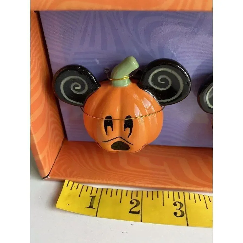 Disney Mickey Mouse And Minnie Mouse Halloween Pumpkin Salt & Pepper Shakers NEW